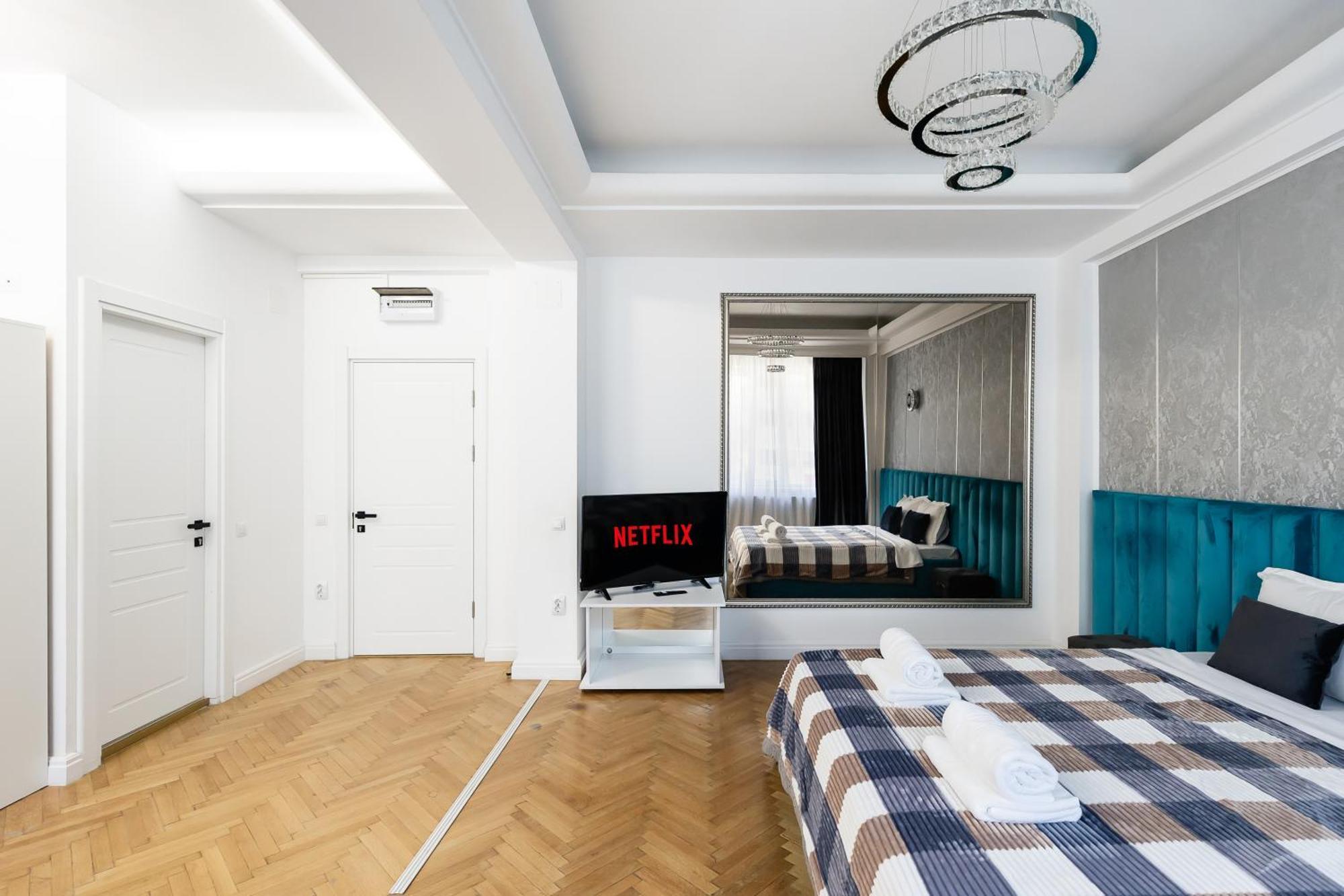 Central Studios In Piata Romana Βουκουρέστι Εξωτερικό φωτογραφία